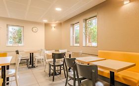 B&B HOTEL Calais Centre St Pierre